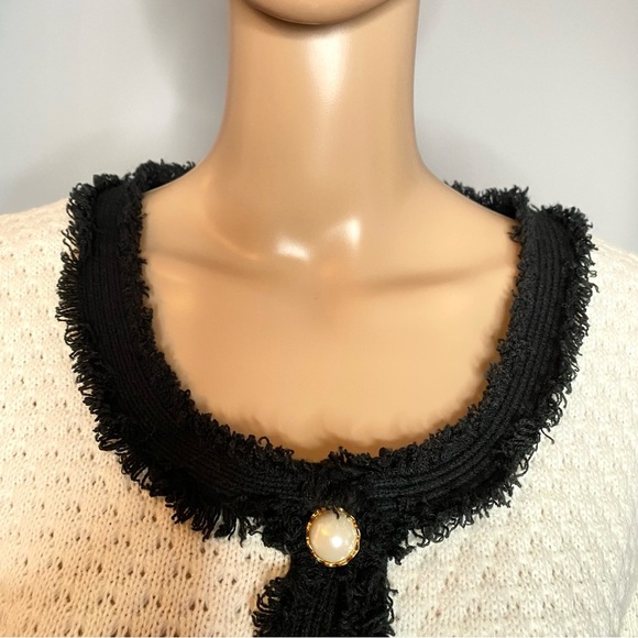 Elegant Black and White Women's cardigan/Sweater Size M w/Tiny Discreet Sparkles - Picture 3 of 16